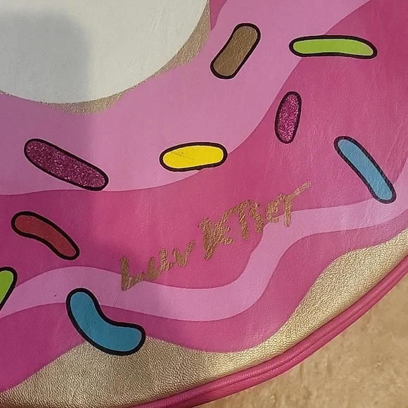 Betsey Johnson Pink Donut Cooler Bag - Picture 2 of 6